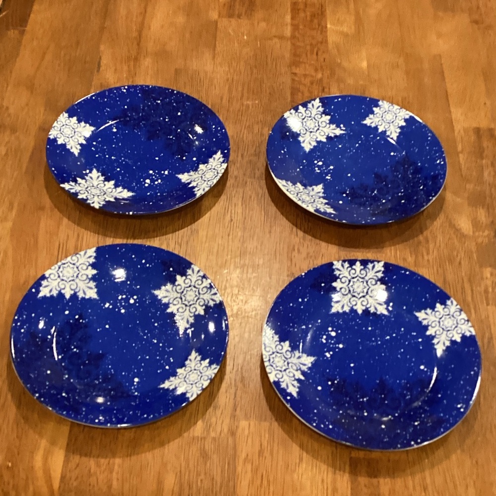 Vintage Blue Snowflake Plates Set of 4 by Studio 33
